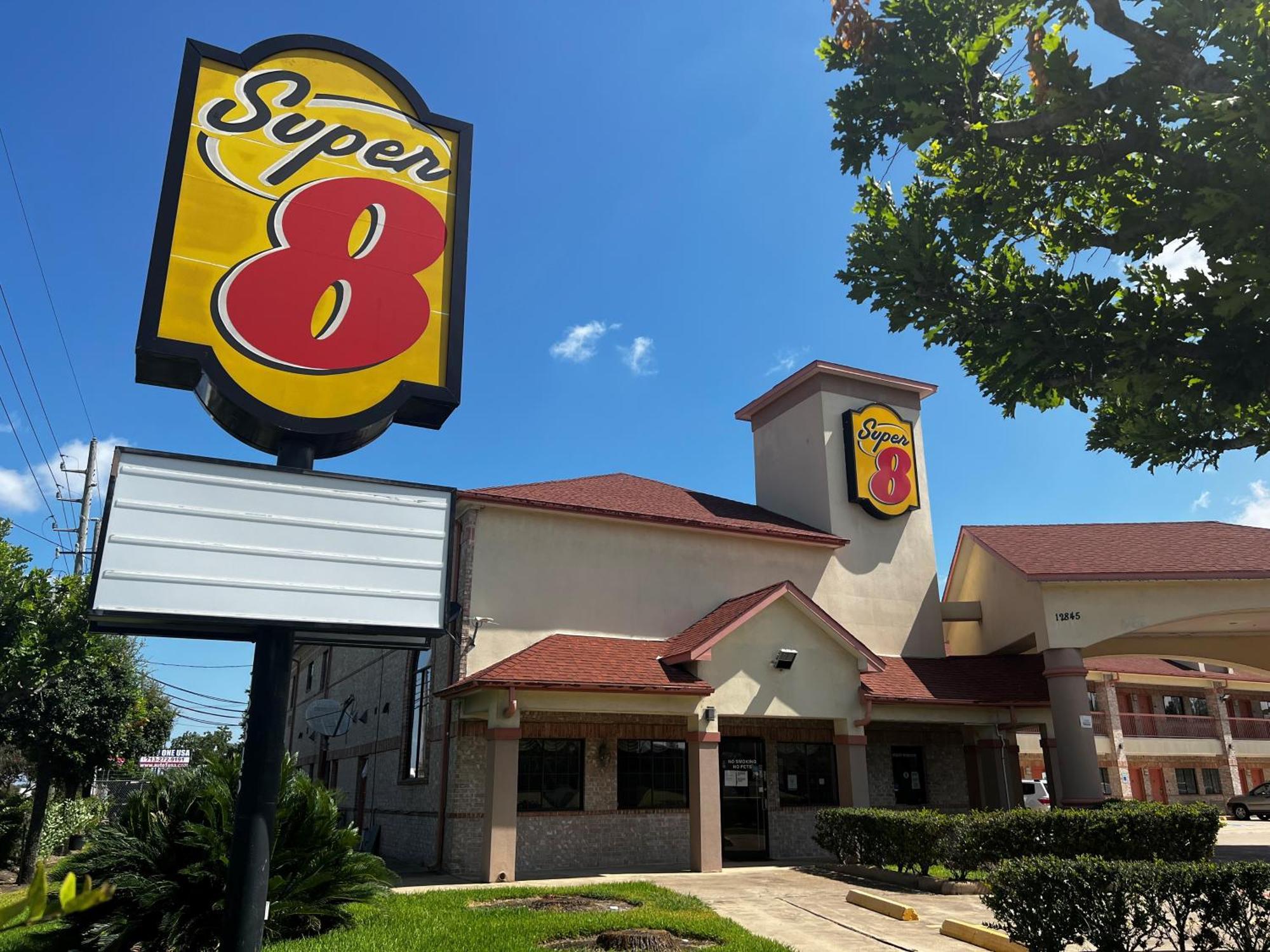 Hotel Super 8 By Wyndham Stafford Sugarland Area Exterior foto